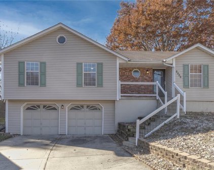 2505 NE Remington Court, Blue Springs