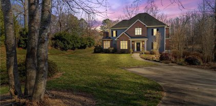 162 Twin Lakes Drive, Statesville