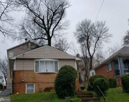 4527 Foote St Ne, Washington