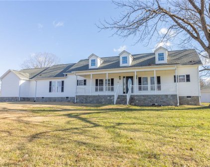 11739 NC 268, Elkin