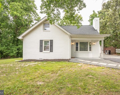 6159 Howells Rd, Alexandria