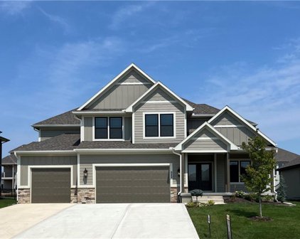 322 NW ambersham Drive, Lee's Summit