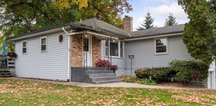 40 Lakeview Avenue, Tonka Bay
