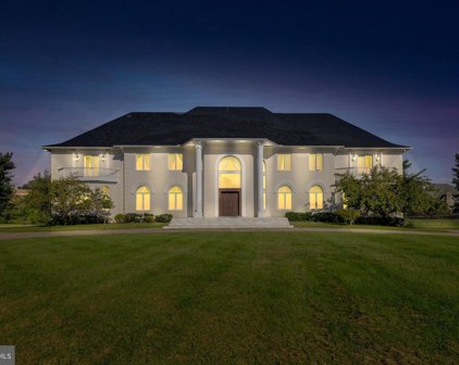 13 Potomac Manors Ct, Potomac