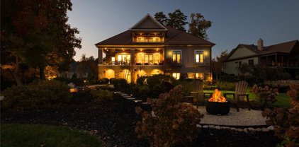 152 Forest Lake Court, Norwood