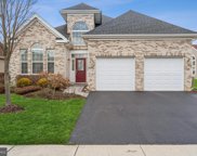 118 Cobblestone Blvd, Monroe Township image