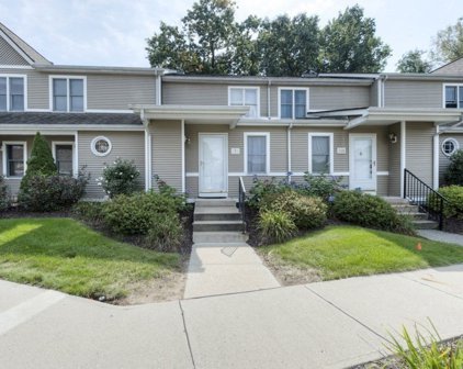 61 Abbey Memorial Dr Unit 170, Chicopee