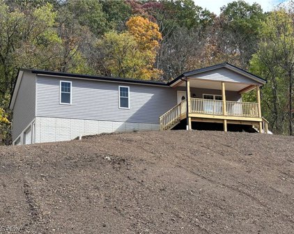3985 Wedgewood Drive, Mcconnelsville