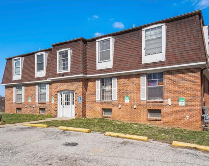 8701 COUNTRYSHIRE Lane, Kansas City