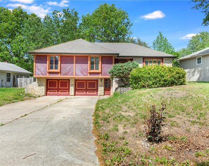 105 SE PRINCETON Place, Blue Springs
