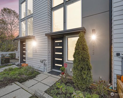 2622 C SW Nevada St, Seattle