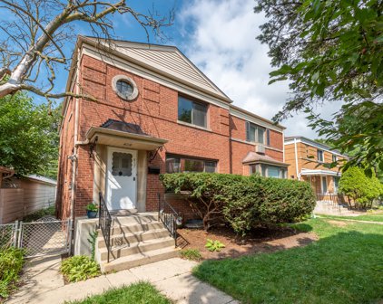 8131 Lake Street, River Forest