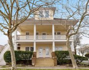 400 E Maple Avenue, Wildwood image