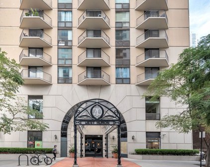 70 W Huron Street Unit #1602, Chicago