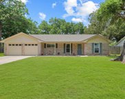 114 E Wildwinn Drive, Alvin image