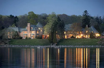 oconomowoc luxury estate
