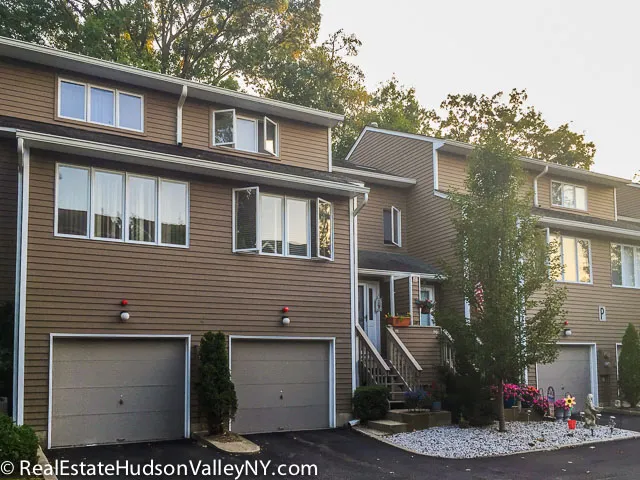 Village Green Townhomes for Sale in Bardonia NY
