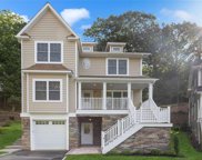 4 Piccadilly Court, Port Jefferson image