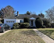 20 Country Club Dr Dr, Northfield image