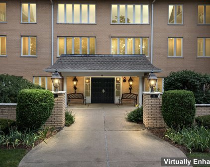 75 6Th Avenue Unit #107, La Grange