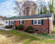 2548 32nd Ne Avenue, Hickory image