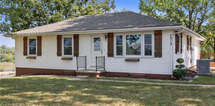 7215 NW Hampton Road, Parkville