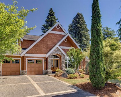 8034 Ridge Drive NE, Seattle