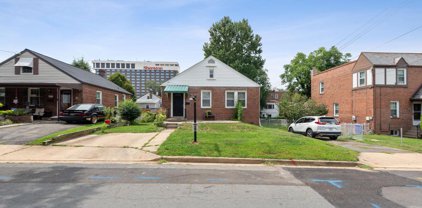818 S Oak St, Arlington