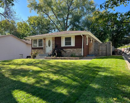 1609 Hillsboro Avenue N, Golden Valley