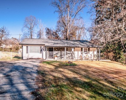 348 West W Avenue, Troutman