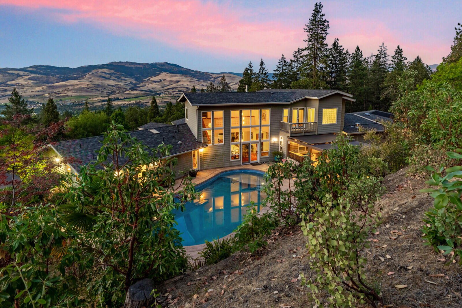 400 Ashland Street, Ashland, 97520