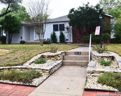 215 Larchmont Dr, San Antonio