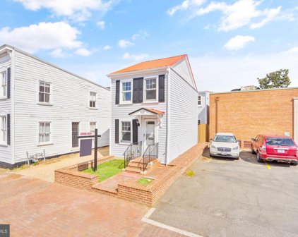 620 S Washington St, Alexandria