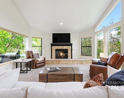 500 E Balmoral Rd, Boise
