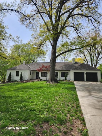 9716 Lee Boulevard, Leawood