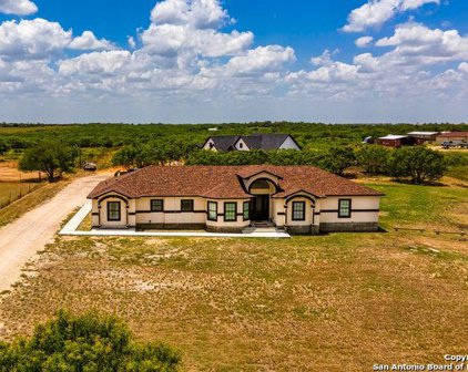 1110 Cr 101, Floresville