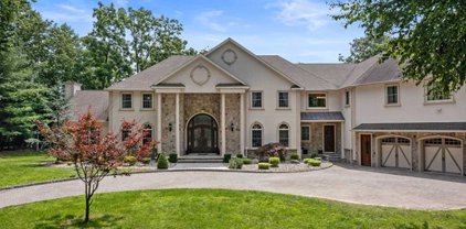745 Colonial Road, Franklin Lakes
