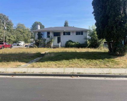 8488 17th Avenue, Burnaby