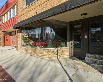 15 N Cass Avenue, Westmont