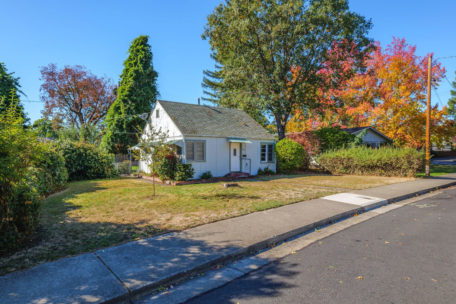 309 NE B Street, Grants Pass, 97526