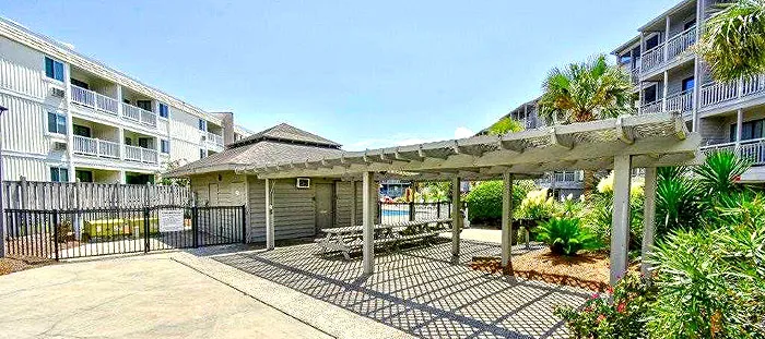 Picnic and Barbeque Area at Pelican's Landing