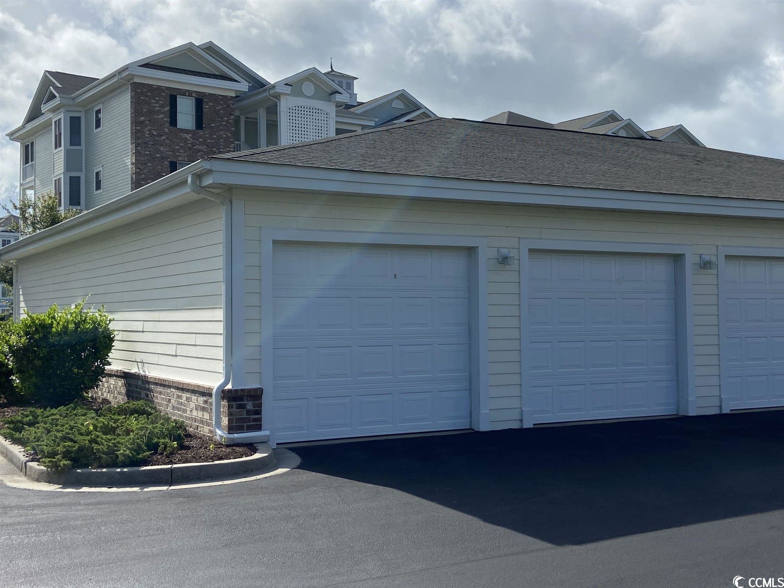 MLS 2314201 Magnolia Pointe 4889 Magnolia Pointe Ln. Unit 30D