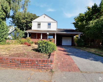 815 Hoyt Avenue, Everett