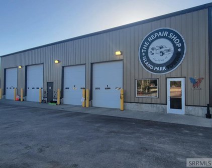 3972 Hwy 20, Island Park