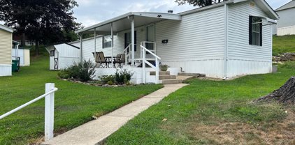 11 Sunrise Dr, Hershey