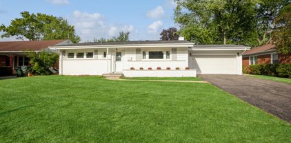 828 S Arlington Heights Road, Arlington Heights