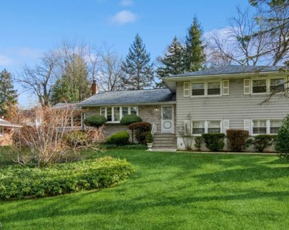 63 Hillcrest Dr, Clark Twp.