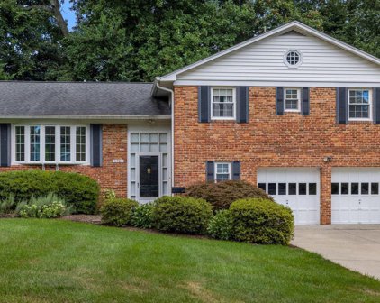 5704 Tanglewood Dr, Bethesda