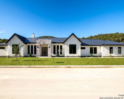 271 Eagle Dr, Boerne