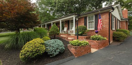 8805 Paragon  Circle, St Louis